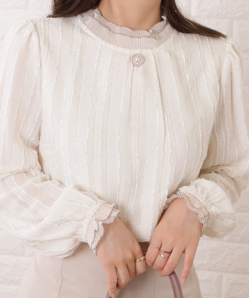Lace Ladies(レースレディース)の「パール付きメロウフリルハイネックブラウス(シャツ/ブラウス・レディース・アイボリー・L/XL/S/M)」の1枚目の写真