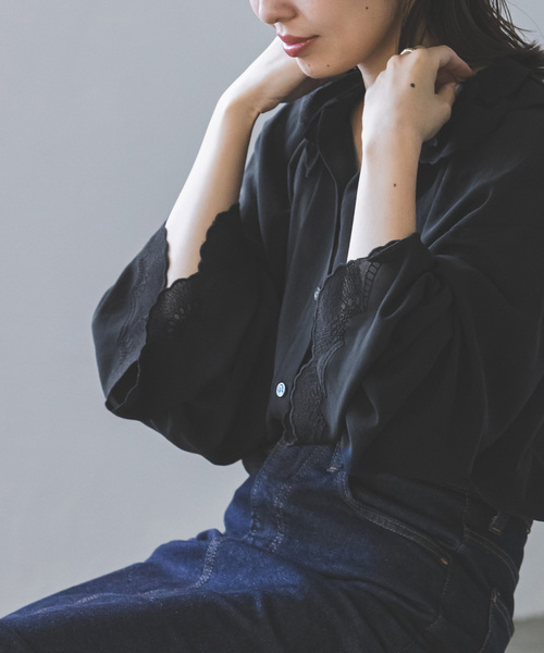 Noble（ノーブル）の「スカラップ刺繍ギャザーブラウス（シャツ 