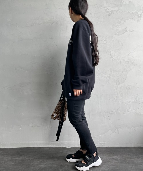 Russell Athletic（ラッセルアスレティック）の「[BERKLEY×RUSSELL ATHLETIC/バークレイ×ラッセル アスレチック] 別注 バックプリントスウェット（スウェット・レディース・ブラック/ホワイト・M/L）」の22枚目の写真