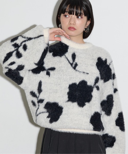 THE YOn(ザヨン)の「フラワージャガードフェザーニットプルオーバー(ニット/セーター・レディース・ブラック/カーキブラウン/アイボリー・FREE)」の1枚目の写真