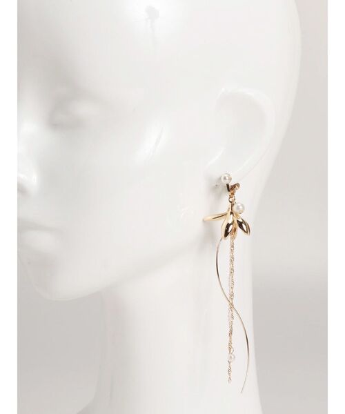 MERCURYDUO（マーキュリーデュオ）の「メタルフラワーチェーンイヤリング（イヤリング・レディース・シルバー/ゴールド・FREE）」の6枚目の写真