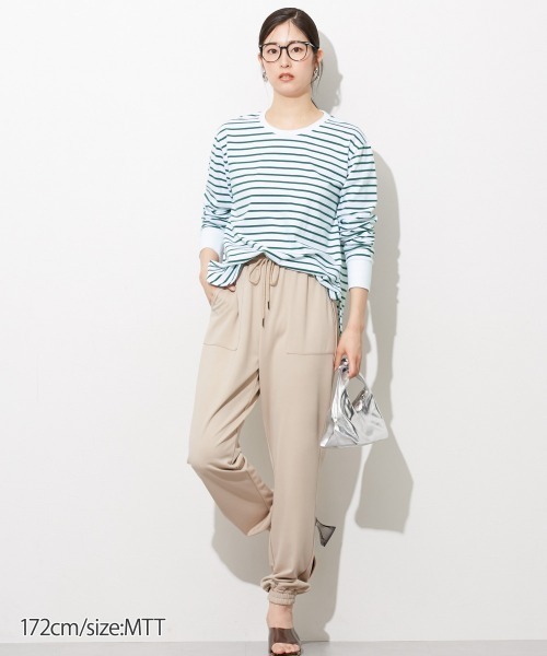 slattgir(スラットジール)の「高身長 ボーダーロング丈ラウンドヘムTシャツ (トールサイズ)(Tシャツ/カットソー・レディース・ブラック×ホワイト/ホワイト×ブラウン/ホワイト×ネイビー/ホワイト×グリーン/ブラック×ベージュ/ホワイト×グレー・3L/4L/5L/M/L/LL)」の16枚目の写真