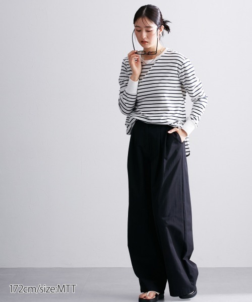 slattgir(スラットジール)の「高身長 ボーダーロング丈ラウンドヘムTシャツ (トールサイズ)(Tシャツ/カットソー・レディース・ブラック×ホワイト/ホワイト×ブラウン/ホワイト×ネイビー/ホワイト×グリーン/ブラック×ベージュ/ホワイト×グレー・3L/4L/5L/M/L/LL)」の20枚目の写真