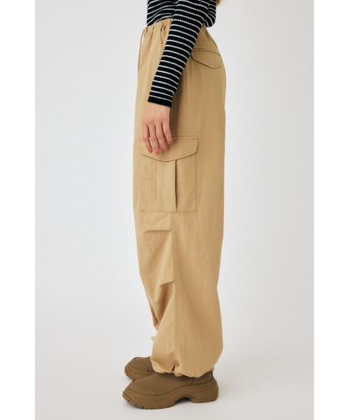 MOUSSY（マウジー）の「UTILITY OVER パンツ（カーゴパンツ・レディース・ホワイト/ライトピンク/グレー/ベージュ・1/2）」の9枚目の写真