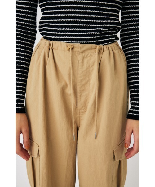 MOUSSY（マウジー）の「UTILITY OVER パンツ（カーゴパンツ・レディース・ホワイト/ライトピンク/グレー/ベージュ・1/2）」の11枚目の写真