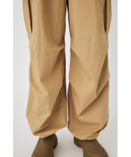 MOUSSY（マウジー）の「UTILITY OVER パンツ（カーゴパンツ・レディース・ホワイト/ライトピンク/グレー/ベージュ・1/2）」の15枚目の写真