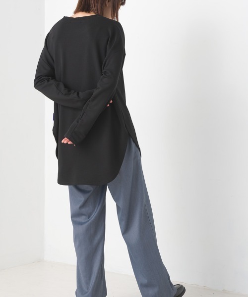 OMNES(オムネス)の「+3℃蓄熱ストレッチ裾ラウンド長袖Tシャツ(Tシャツ/カットソー・レディース・グリーン/ブラック/パープル/アイボリー/ブラウン・FREE)」の17枚目の写真