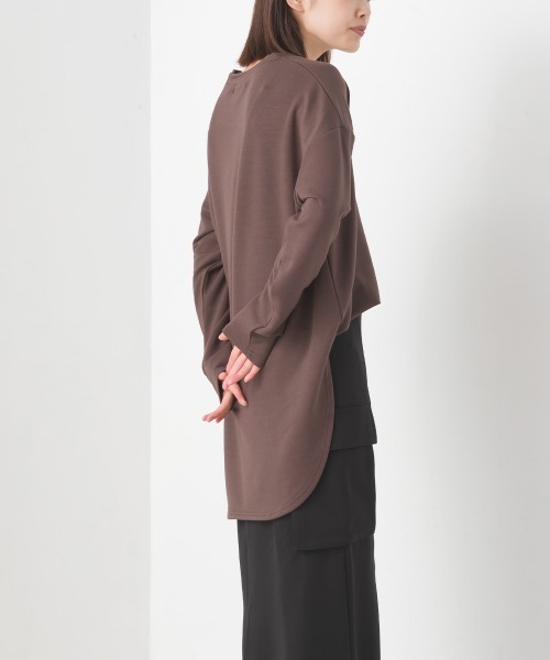 OMNES(オムネス)の「+3℃蓄熱ストレッチ裾ラウンド長袖Tシャツ(Tシャツ/カットソー・レディース・グリーン/ブラック/パープル/アイボリー/ブラウン・FREE)」の21枚目の写真