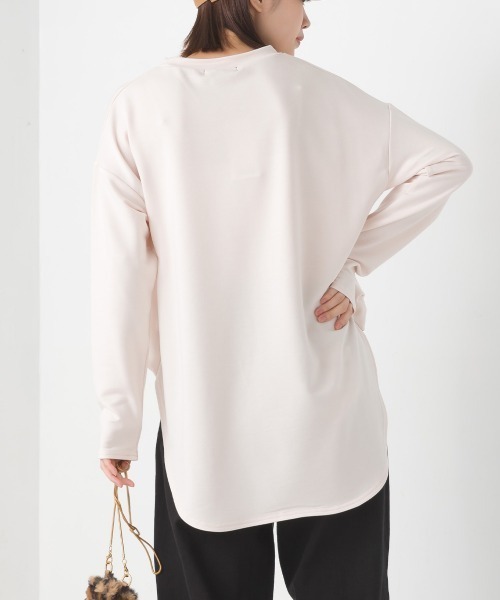 OMNES(オムネス)の「+3℃蓄熱ストレッチ裾ラウンド長袖Tシャツ(Tシャツ/カットソー・レディース・グリーン/ブラック/パープル/アイボリー/ブラウン・FREE)」の12枚目の写真