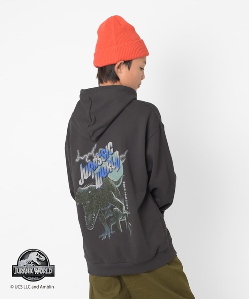 GLAZOS（グラソス）の「【大人向けサイズあり】【ジュラシック・ワールド】ヴィンテージ加工アソート裏毛パーカー（その他トップス・キッズ・チャコールグレー/グレー・140cm/150cm/160cm/170cm）」の3枚目の写真