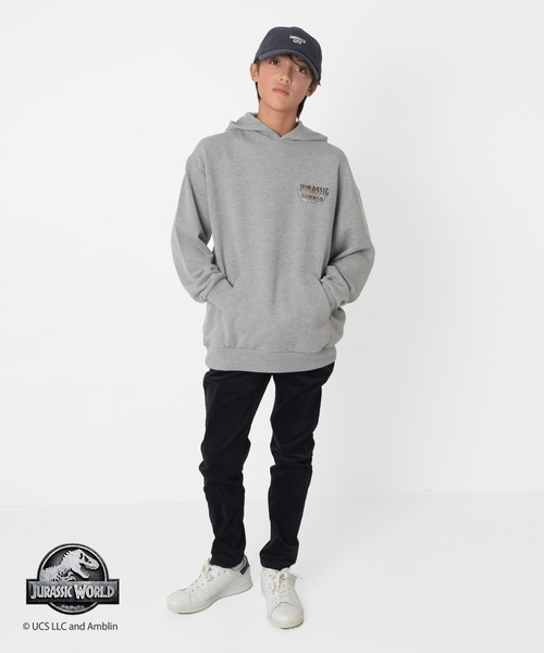 GLAZOS（グラソス）の「【大人向けサイズあり】【ジュラシック・ワールド】ヴィンテージ加工アソート裏毛パーカー（その他トップス・キッズ・チャコールグレー/グレー・140cm/150cm/160cm/170cm）」の8枚目の写真