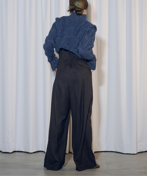 Ezick（エジック）の「Arm leather patch ハイネックショートニット（ニット/セーター・レディース・アイボリー/ネイビー/チャコールグレー・FREE）」の4枚目の写真