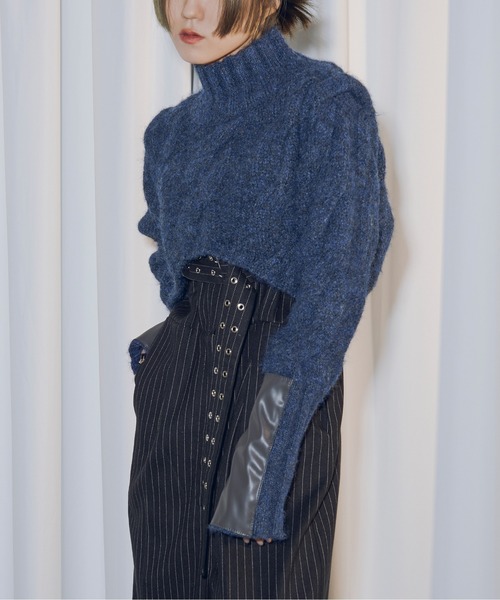 Ezick（エジック）の「Arm leather patch ハイネックショートニット（ニット/セーター・レディース・アイボリー/ネイビー/チャコールグレー・FREE）」の7枚目の写真