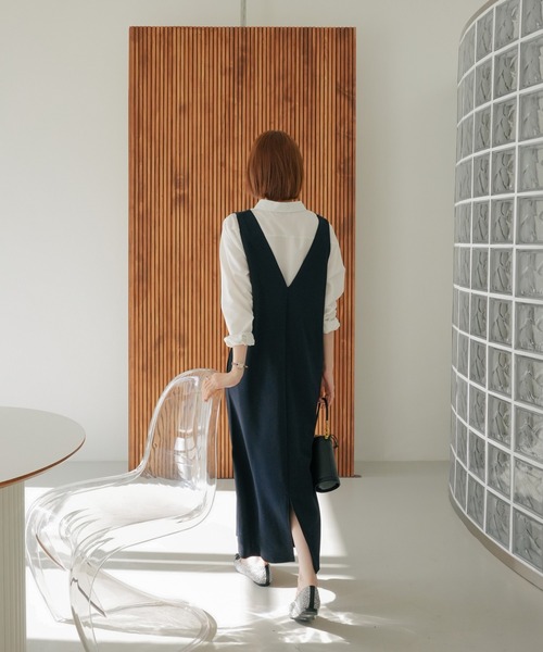 SHOPLIST styled by DHOLIC(ショップリストスタイルドバイディーホリック)の「梨地 ポンチ ストレッチ ディープネック ワンピース(ワンピース・レディース・ベージュ/ネイビー/アイボリー/グレー/ブラック・M/L)」の12枚目の写真