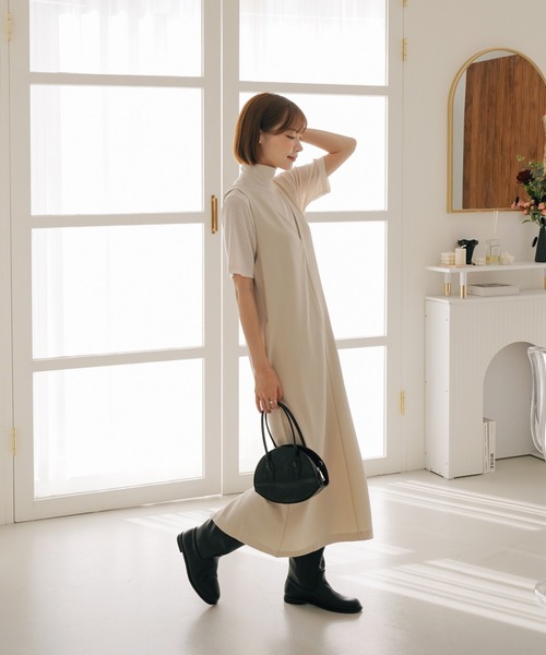 SHOPLIST styled by DHOLIC(ショップリストスタイルドバイディーホリック)の「梨地 ポンチ ストレッチ ディープネック ワンピース(ワンピース・レディース・ベージュ/ネイビー/アイボリー/グレー/ブラック・M/L)」の7枚目の写真
