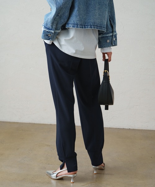 LOUNGEDRESS(ラウンジドレス)の「カットジョーゼットジョグパンツ(スウェットパンツ・レディース・ブラック/ネイビー・SMALL/MEDIUM)」の19枚目の写真