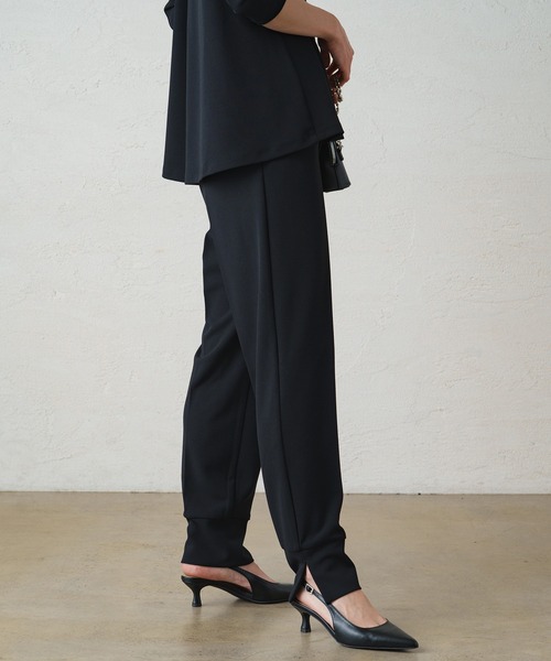 LOUNGEDRESS(ラウンジドレス)の「カットジョーゼットジョグパンツ(スウェットパンツ・レディース・ブラック/ネイビー・SMALL/MEDIUM)」の13枚目の写真