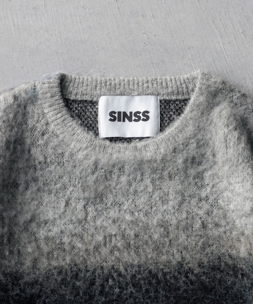 SINSS(シンス)の「Wool blend gradation knit / ウールブレンドグラデーションニット(ニット/セーター・メンズ・ホワイト/ネイビー/ブラック/グリーン/ブラウン/ブラック×グレー/ブラック×ブルー/ホワイト×ブラック/ホワイト×ブルー・SMALL/MEDIUM/LARGE/X-SMALL)」の21枚目の写真