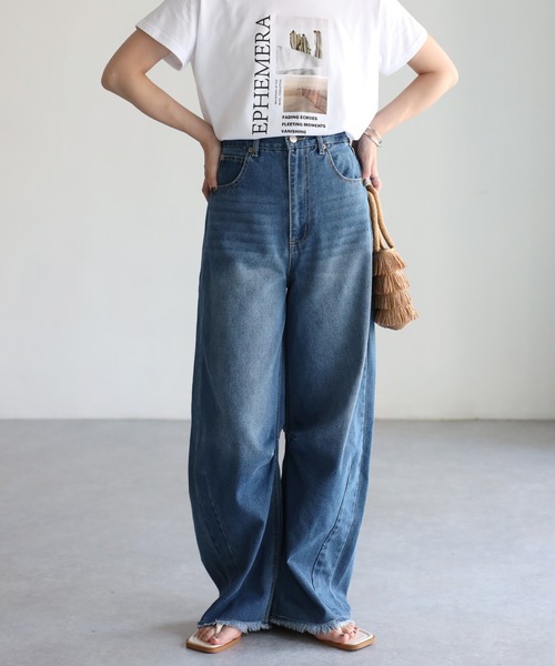 Riberry（リベリー）の「裾フリンジカーブデニムパンツ（デニムパンツ・レディース・ブラック/ライトブルー/グレー/ブルー・MEDIUM/SMALL）」の6枚目の写真