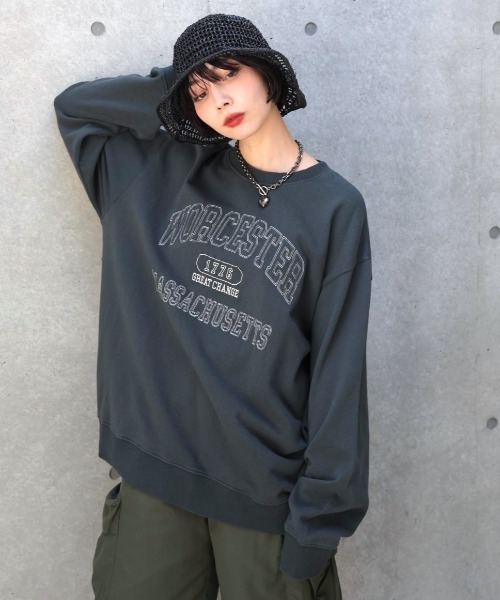 PAGEBOY（ページボーイ）の「カレッジミニウラケBIGスウェット（スウェット・レディース・コーラルピンク/スミクロ/オートミール・FREE）」の5枚目の写真