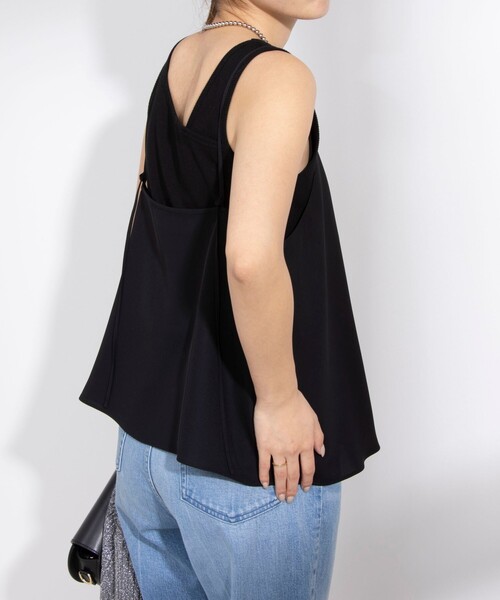 NOLLEY’S（ノーリーズ）の「グロッシーツイル＆ダブルクロスレイヤードキャミソール（キャミソール・レディース・ベージュ/オフホワイト/ブラック・FREE）」の17枚目の写真