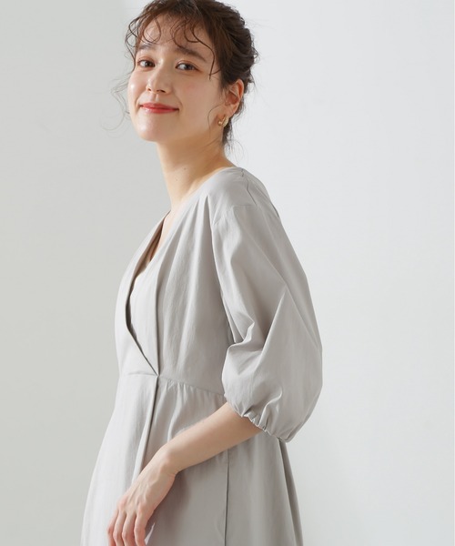 N.(N. Natural Beauty Basic)(エヌエヌナチュラルビューティーベーシック)の「◆レイヤードカシュクールワンピース(ワンピース・レディース・ライトグレー/ブラック/グリーン・MEDIUM)」の21枚目の写真