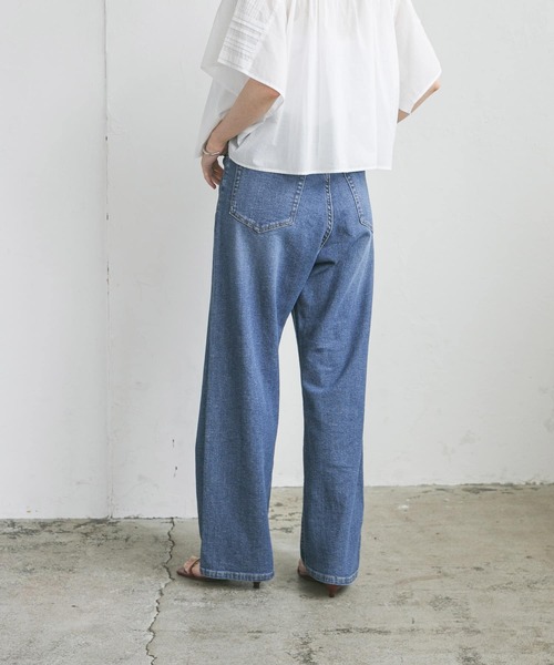URBAN RESEARCH(アーバンリサーチ)の「綿麻デニムストレートパンツ(デニムパンツ・レディース・ライトブルー/インディゴブルー・38/36/34)」の16枚目の写真