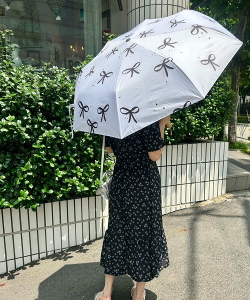 Made in I(メイドインアイ)の「日傘/雨傘兼用 リボン柄アンブレラ(折りたたみ傘・レディース・ホワイト・FREE)」の15枚目の写真