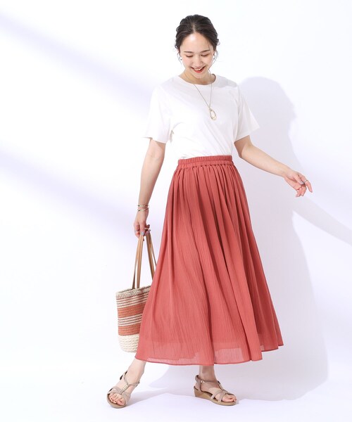 SHOO・LA・RUE（シューラルー）の「◆【洗える】やっぱりこれが使える！ プレーンTシャツ（Tシャツ/カットソー・レディース・ホワイト/ブラック/ライトベージュ・02/03/04）」の6枚目の写真