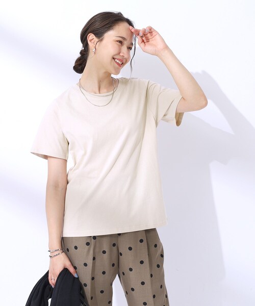 SHOO・LA・RUE（シューラルー）の「◆【洗える】やっぱりこれが使える！ プレーンTシャツ（Tシャツ/カットソー・レディース・ホワイト/ブラック/ライトベージュ・02/03/04）」の14枚目の写真