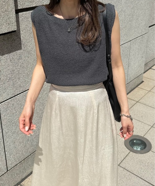 LE MORE(リモア)の「ボートネックタンクニット(タンクトップ・レディース・アイボリー/ベージュ/チャコール・FREE)」の2枚目の写真