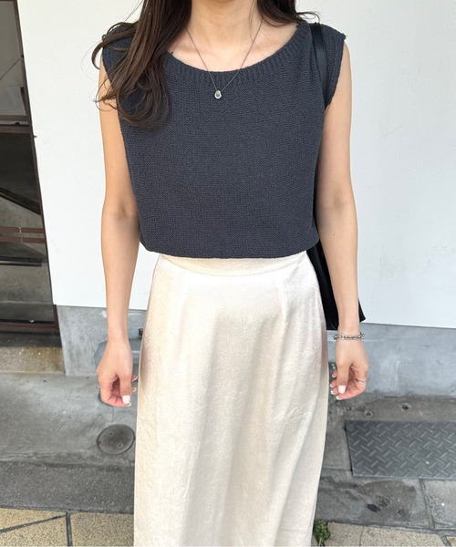 LE MORE(リモア)の「ボートネックタンクニット(タンクトップ・レディース・アイボリー/ベージュ/チャコール・FREE)」の10枚目の写真