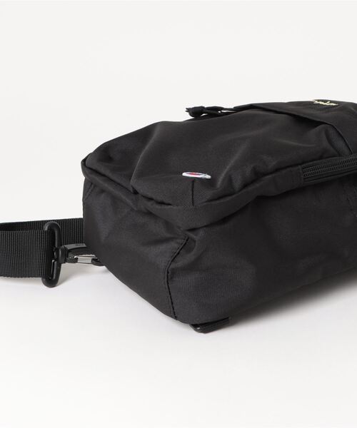 Champion（チャンピオン）の「champion/チャンピオン ボディバッグ オレゴン 7L No.63873（ボディバッグ/ウエストポーチ・メンズ・ネイビー/ブラック/グリーン/ベージュ・FREE）」の6枚目の写真