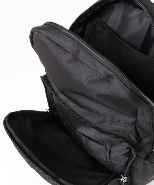 Champion（チャンピオン）の「champion/チャンピオン ボディバッグ オレゴン 7L No.63873（ボディバッグ/ウエストポーチ・メンズ・ネイビー/ブラック/グリーン/ベージュ・FREE）」の7枚目の写真