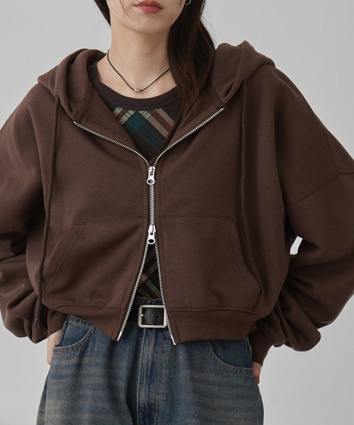 nui nullu（ヌイヌル）の「【nui nullu】ショートダブルジップパーカー＜セットアップ対応＞（パーカー・レディース・ライトグレー/グレー/ネイビー/アイボリー/ブラック/ブラウン・FREE）」の5枚目の写真