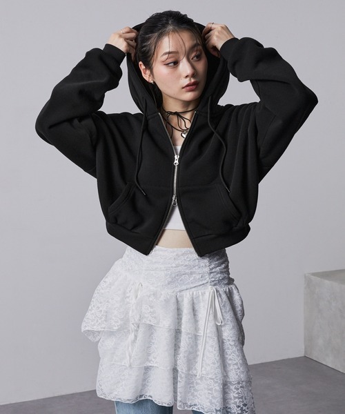 archives（アルシーヴ）の「ハーフジップショート丈プルオーバー