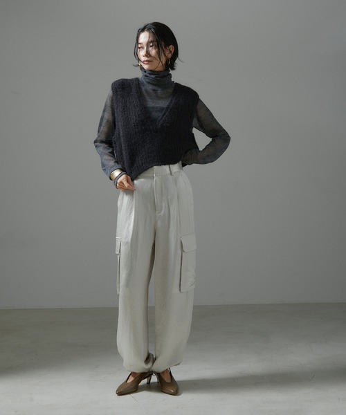 SALON adam et rope'(サロン アダム エ ロペ)の「ファーフリンジクロップドベスト(ベスト・レディース・ブラック/オフホワイト・FREE)」の3枚目の写真