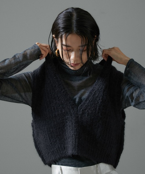 SALON adam et rope'(サロン アダム エ ロペ)の「ファーフリンジクロップドベスト(ベスト・レディース・ブラック/オフホワイト・FREE)」の5枚目の写真