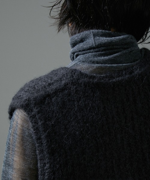 SALON adam et rope'(サロン アダム エ ロペ)の「ファーフリンジクロップドベスト(ベスト・レディース・ブラック/オフホワイト・FREE)」の8枚目の写真