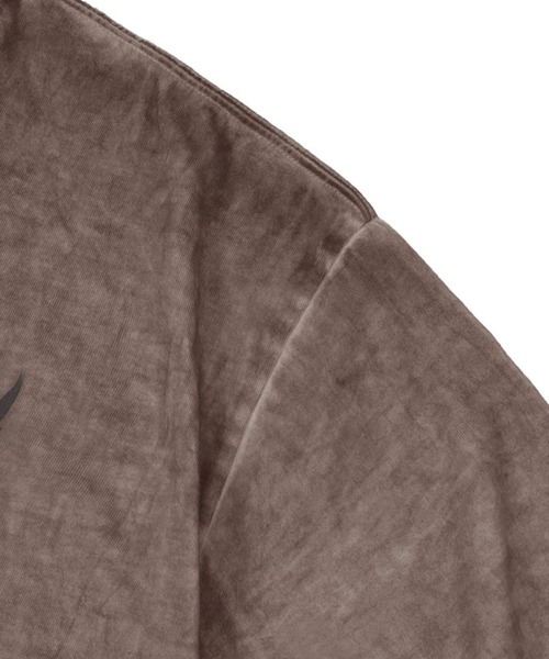 ALAND(エーランド)の「【UNISEX】Filluminate/GOTH LOGO T(Tシャツ/カットソー・メンズ・チャコール/ブラウン・MEDIUM/SMALL)」の9枚目の写真