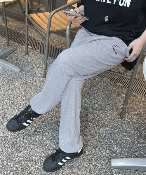ABYS(アビス)の「ロゴ裏毛スウェットパンツ(スウェットパンツ・レディース・ブラック/ライトグレー・FREE)」の19枚目の写真