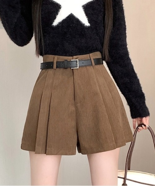 LADY LIKE(レディライク)の「コーデュロイプリーツキュロットパンツ(その他パンツ・レディース・ベージュ/ブラウン/ブラック・M)」の9枚目の写真