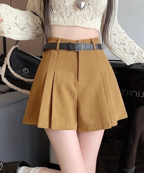 LADY LIKE(レディライク)の「コーデュロイプリーツキュロットパンツ(その他パンツ・レディース・ベージュ/ブラウン/ブラック・M)」の12枚目の写真