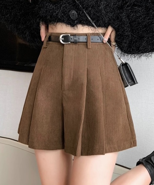 LADY LIKE(レディライク)の「コーデュロイプリーツキュロットパンツ(その他パンツ・レディース・ベージュ/ブラウン/ブラック・M)」の15枚目の写真
