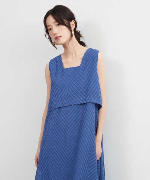 【セール】ジャガードシフォンレイヤード風フレアワンピース（ワンピース）｜On One's Own（オンワンズオン）