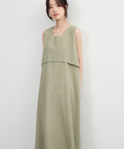 【セール】ジャガードシフォンレイヤード風フレアワンピース（ワンピース）｜On One's Own（オンワンズオン）