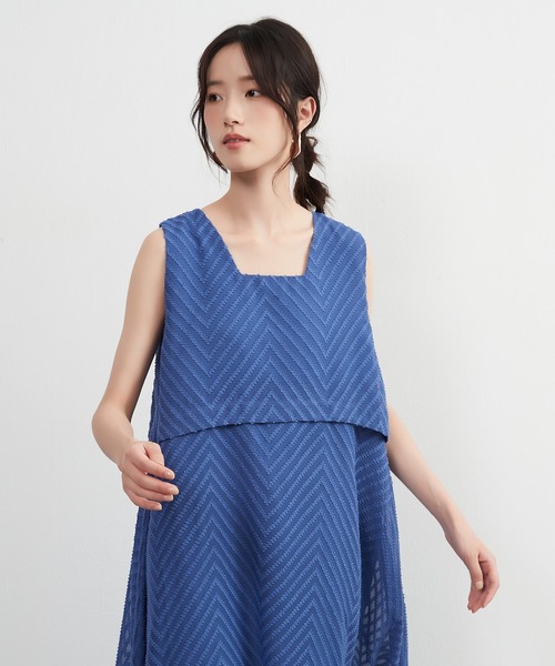 【セール】ジャガードシフォンレイヤード風フレアワンピース（ワンピース）｜On One's Own（オンワンズオン）