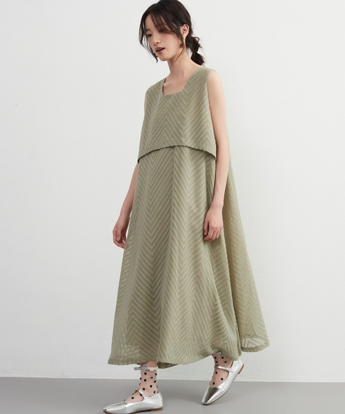 【セール】ジャガードシフォンレイヤード風フレアワンピース（ワンピース）｜On One's Own（オンワンズオン）