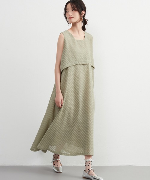 【セール】ジャガードシフォンレイヤード風フレアワンピース（ワンピース）｜On One's Own（オンワンズオン）