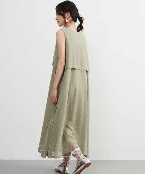 【セール】ジャガードシフォンレイヤード風フレアワンピース（ワンピース）｜On One's Own（オンワンズオン）